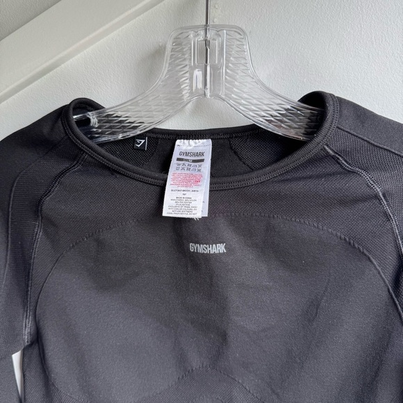 Gym Shark Flex Sports Long Sleeve Crop Top Black/Charcoal
Women's size M - Picture 9 of 11
